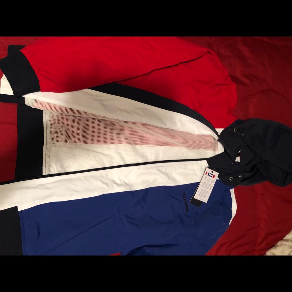 ‼️SOLD‼️ 🆕 Men’s Tommy Set